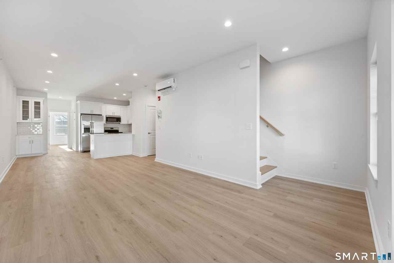 29 Village Rd Unit H #H - Photo 2 of 26