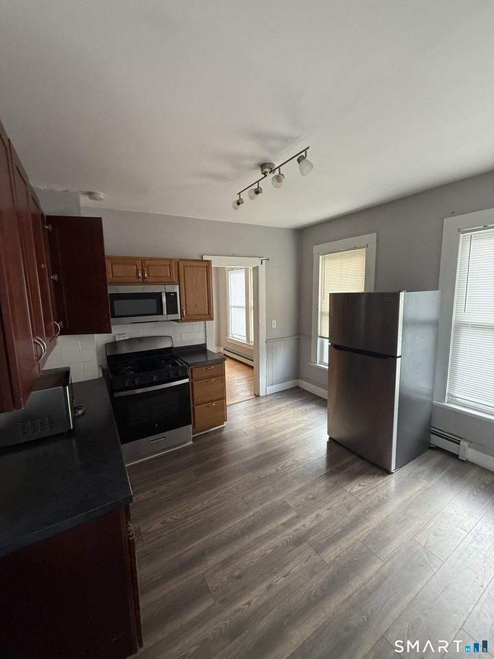 65 Linsley Ave 2nd Fl #2ndFL - Photo 3 of 12