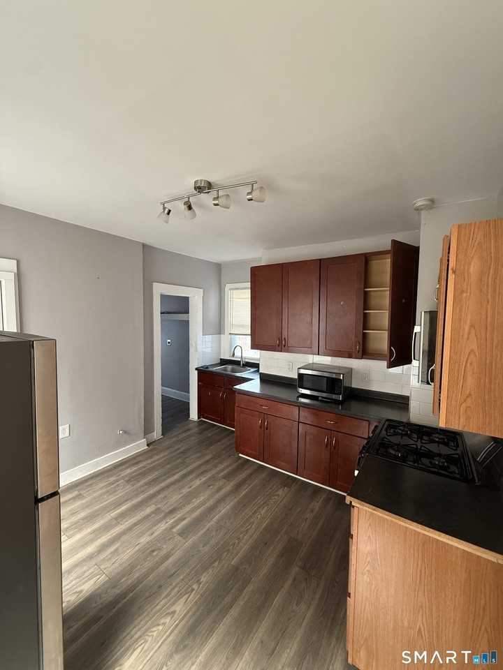 65 Linsley Ave 2nd Fl #2ndFL - Photo 7 of 12