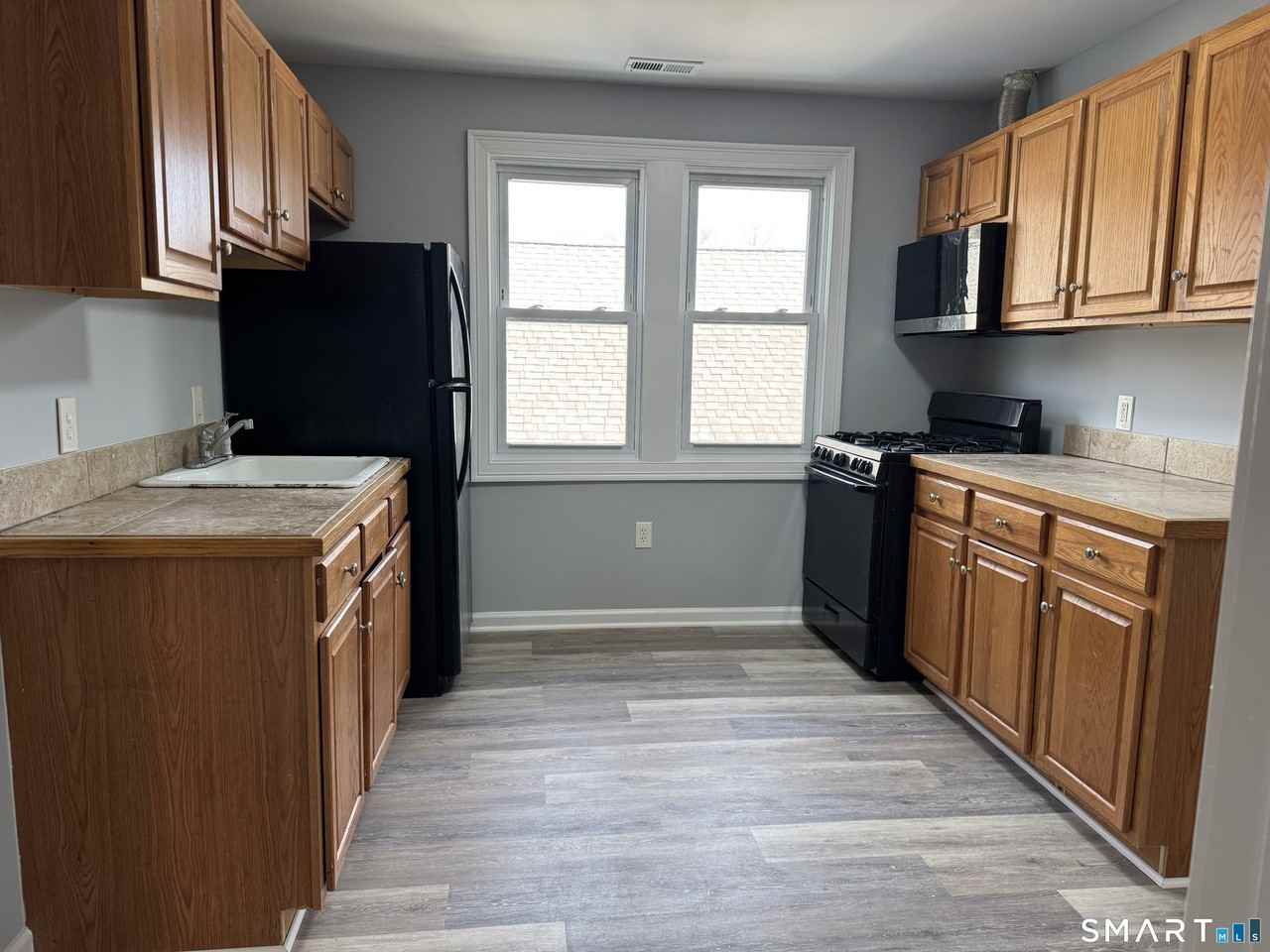 39 Lander St 3rd Fl #3rdFL - Photo 3 of 18