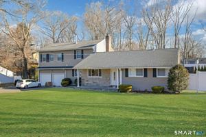 featured image of 70 Archer Ln