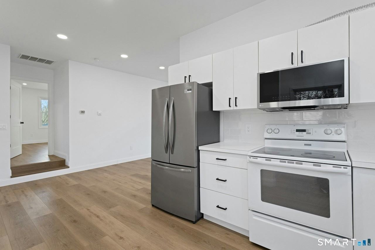 70 Archer Ln - Photo 7 of 24