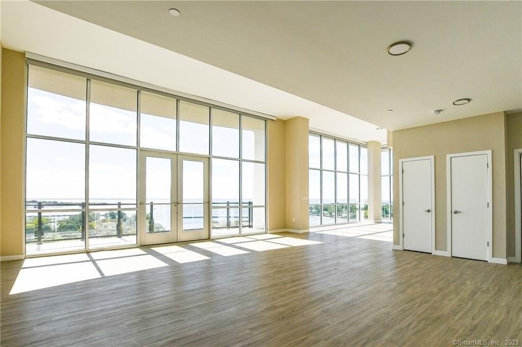 2 Harbor Point Rd S Apt 1613 #1613 - Photo 5 of 21