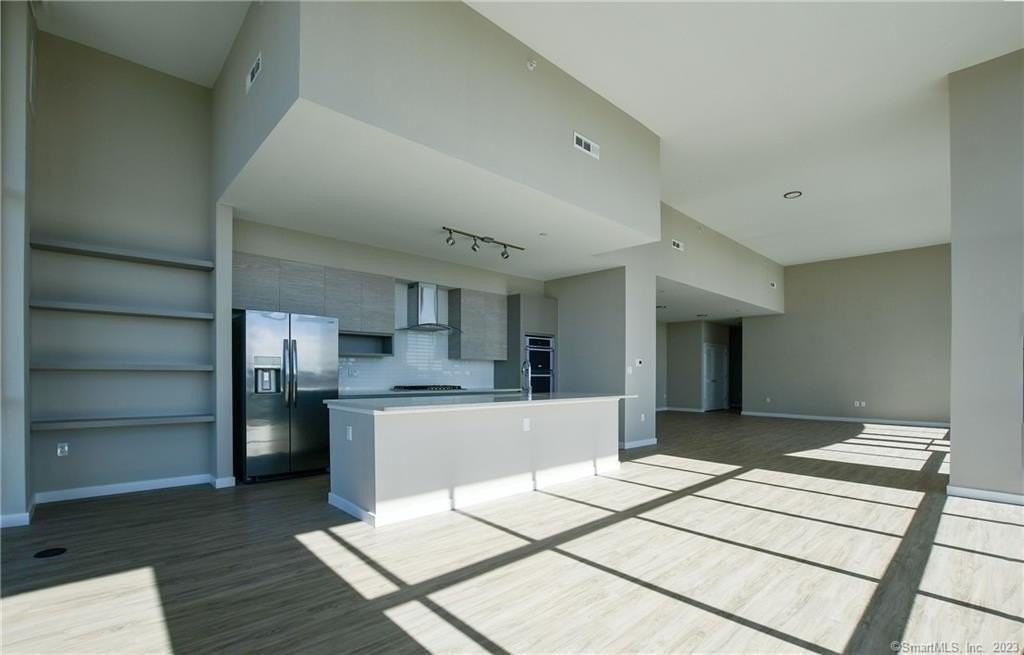 2 Harbor Point Rd S Apt 1613 #1613 - Photo 7 of 21