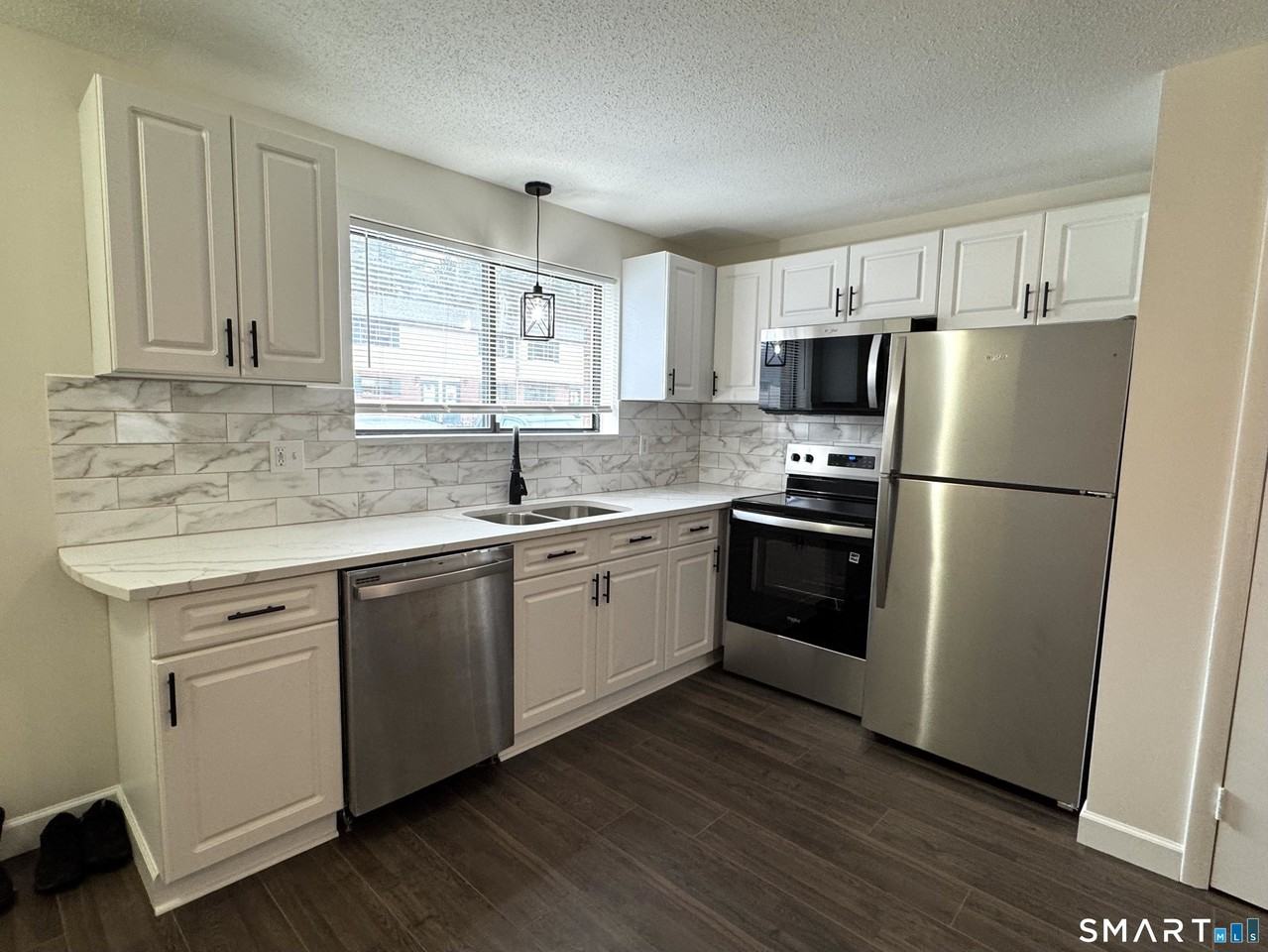 39 Horton Hill Rd Apt 6e #6E - Photo 3 of 26