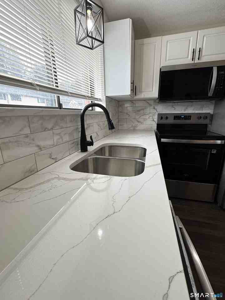 39 Horton Hill Rd Apt 6e #6E - Photo 4 of 26