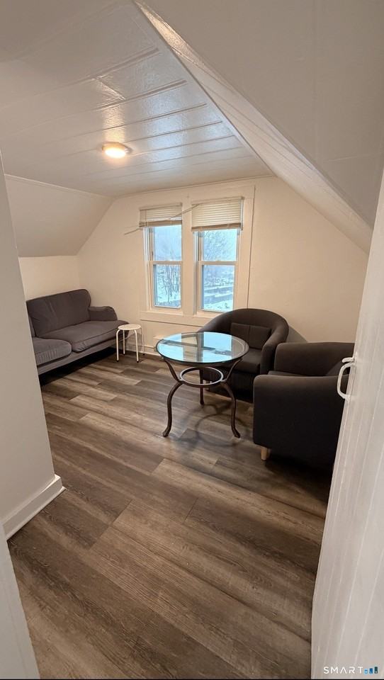 316 Wilson St Apt 3 #3 - Photo 5 of 8