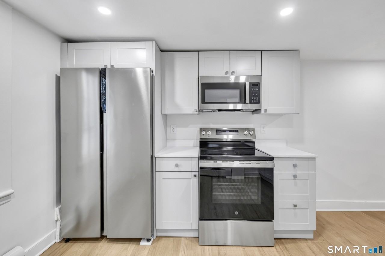 315 Main St - Photo 4 of 19