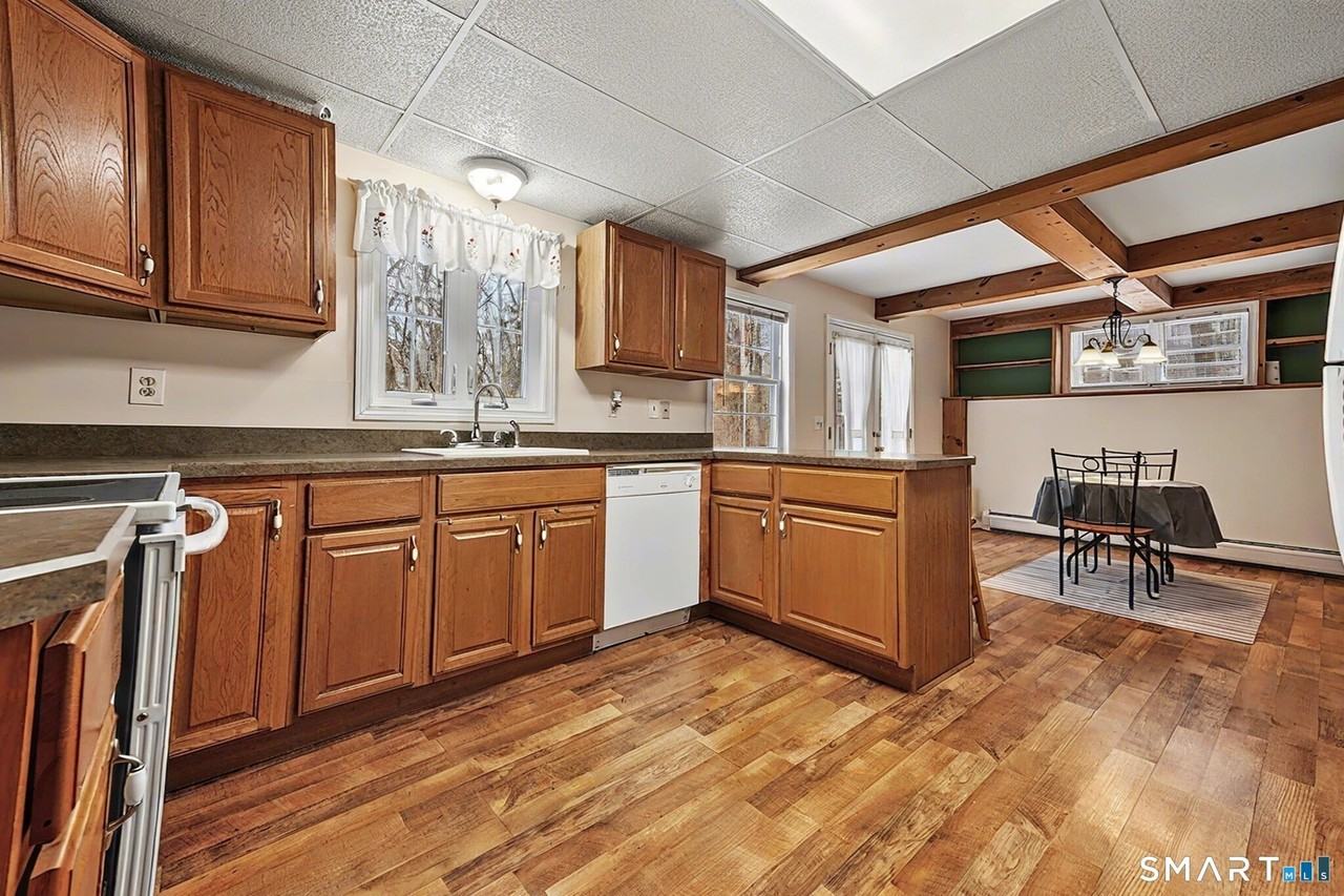 15 Indian Hill Ln Unit B #B - Photo 6 of 16