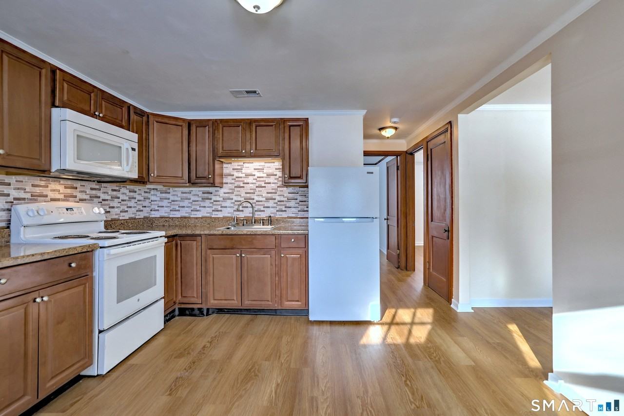 127 Mulberry St - Photo 5 of 26