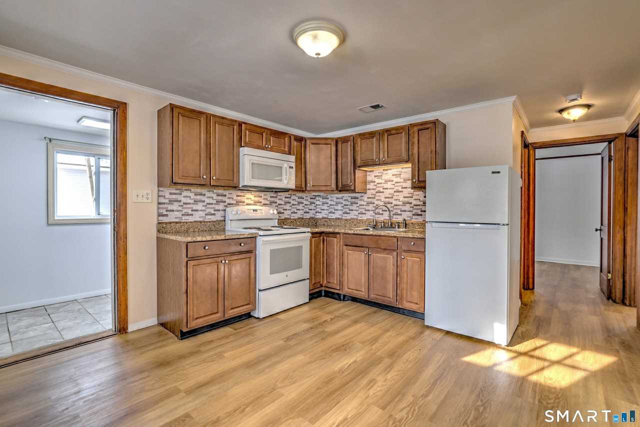 127 Mulberry St - Photo 6 of 26