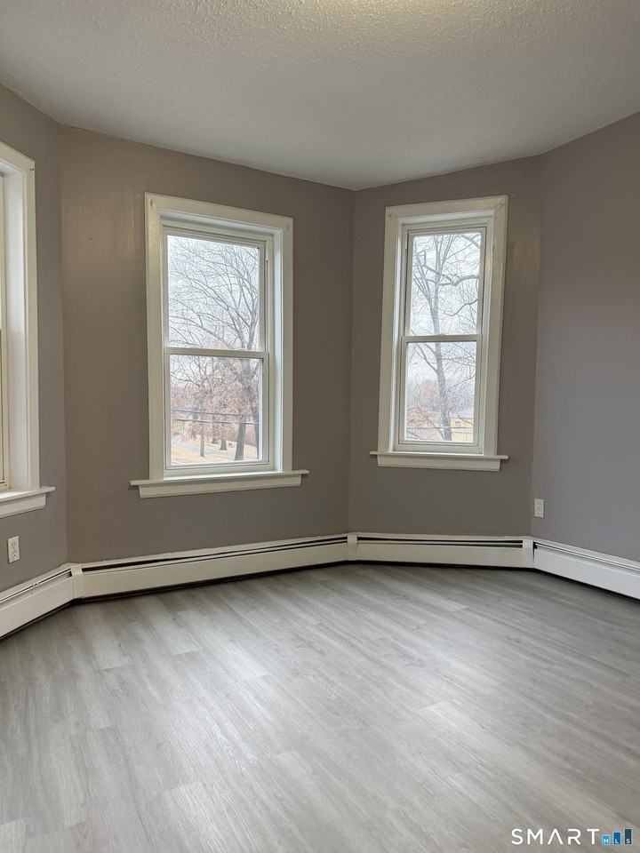 50 York St - Photo 4 of 6