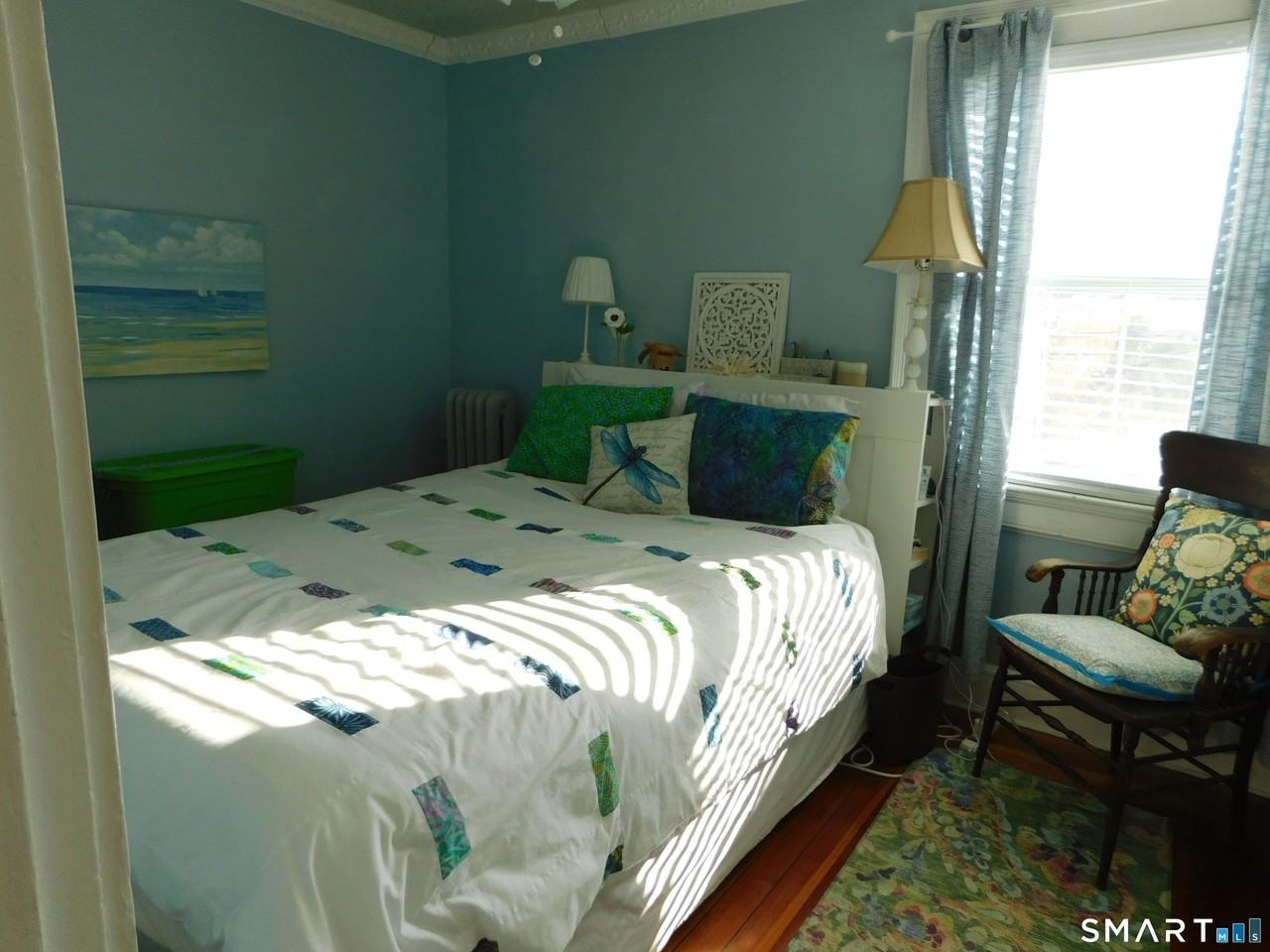 195B Pequot Ave - Photo 4 of 7