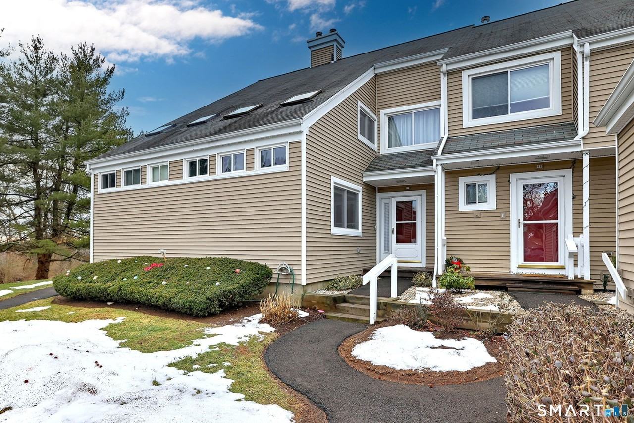 47 Jerimoth Dr Unit 47 #47 - Photo 3 of 29