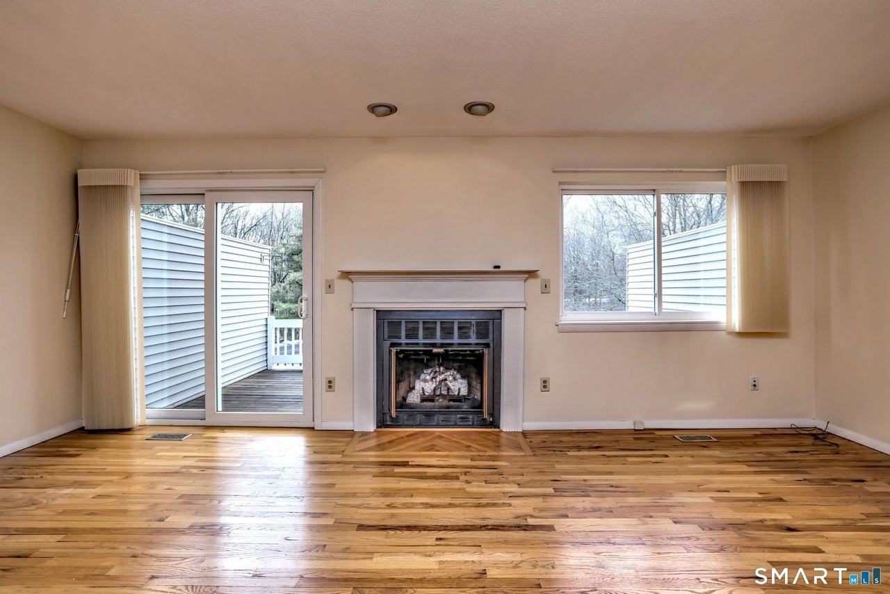 47 Jerimoth Dr Unit 47 #47 - Photo 7 of 29