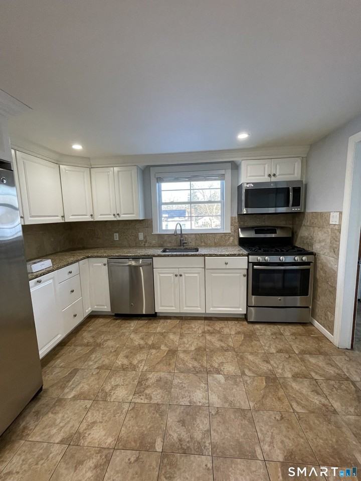 250 Swanson Ave - Photo 6 of 26