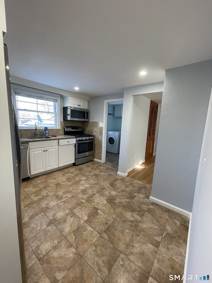 250 Swanson Ave - Photo 7 of 26