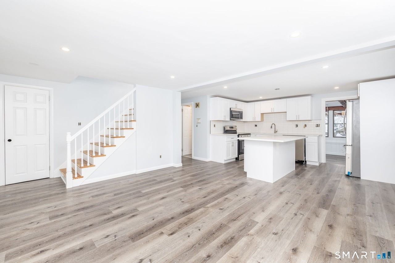 153 Gridley St - Photo 4 of 14