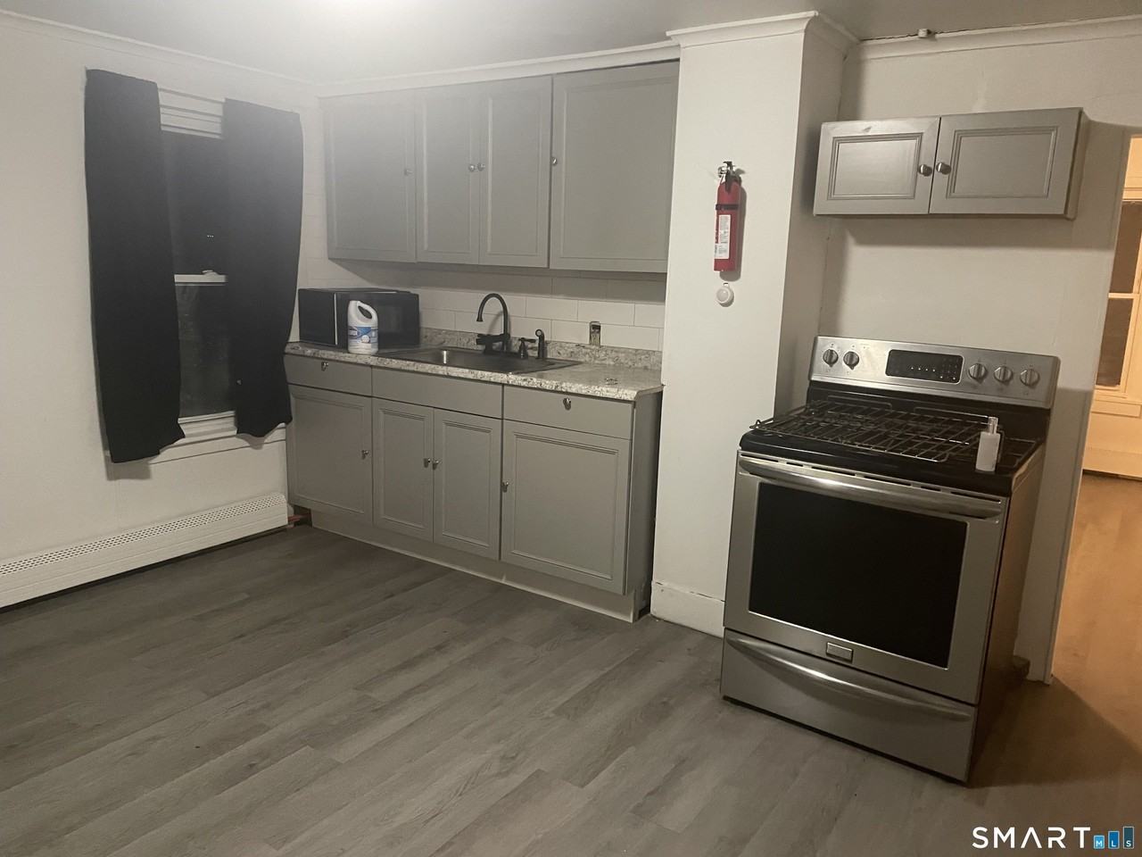 411 School St - Photo 2 of 6