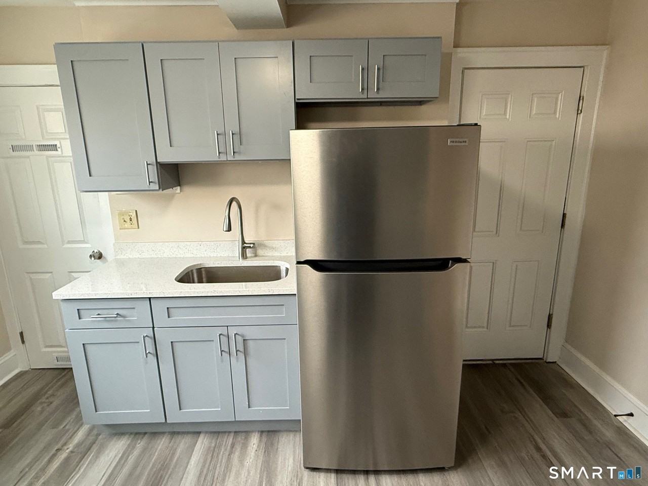 484 West St #2ndFL - Photo 7 of 15