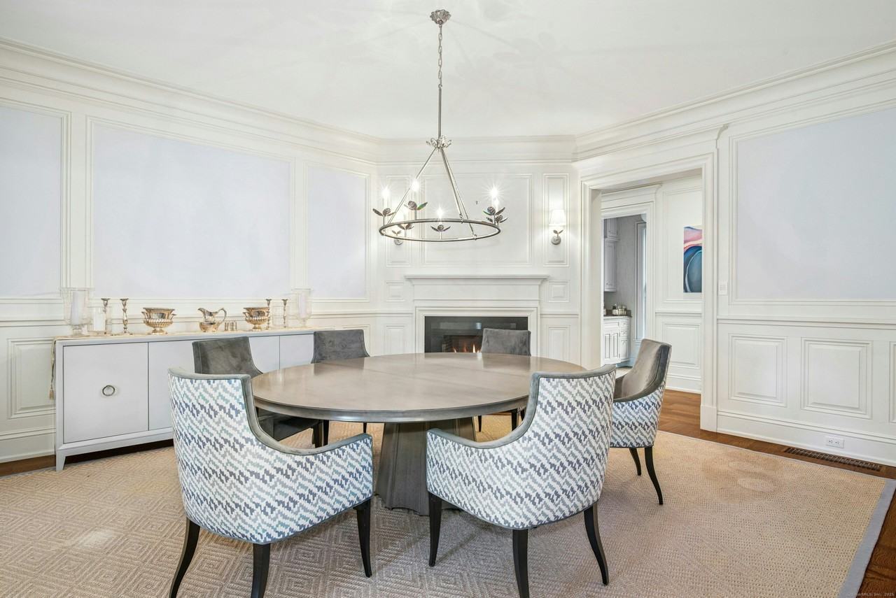 584 West Rd - Photo 7 of 33