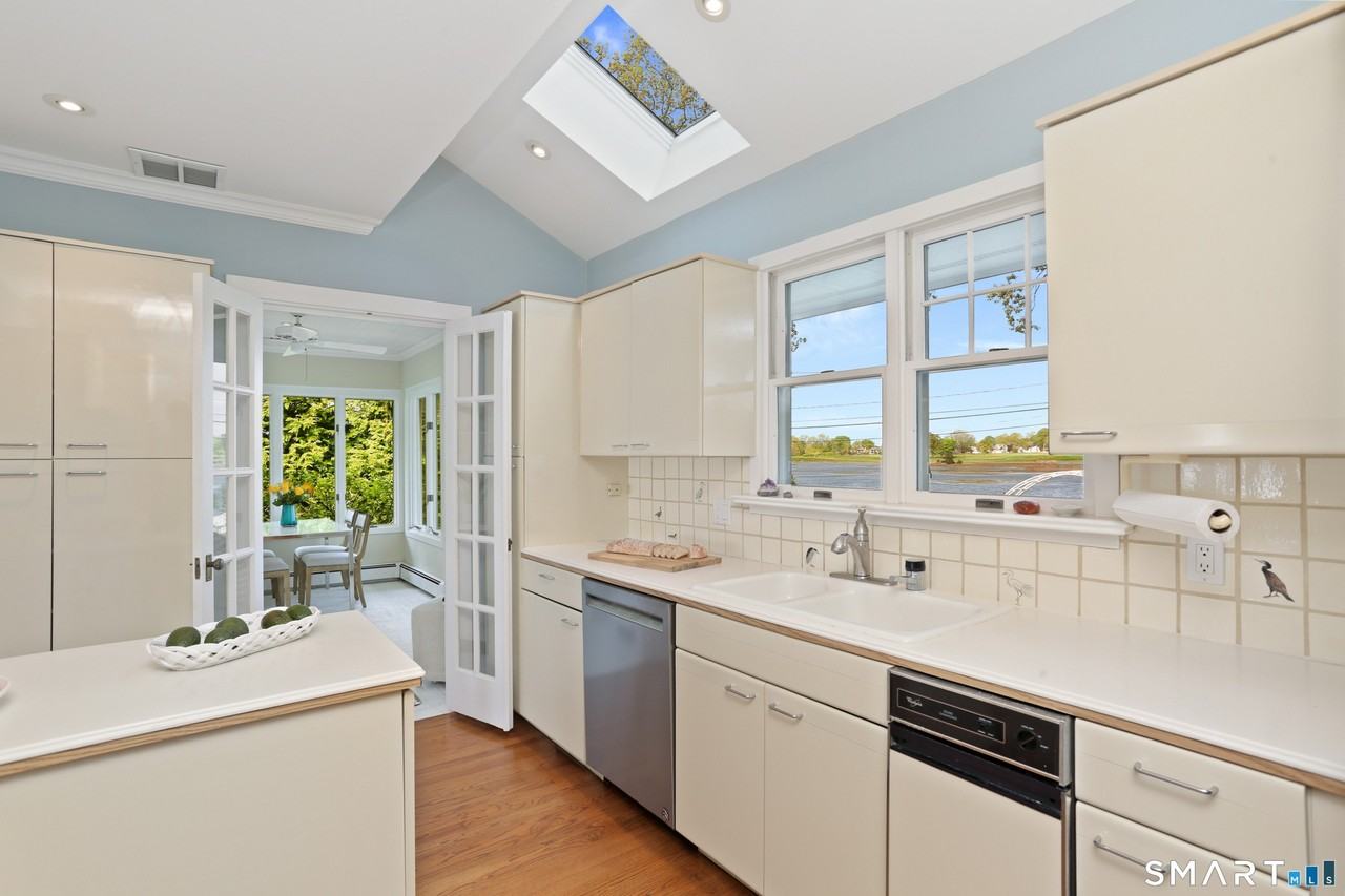 34 Shorehaven Rd - Photo 5 of 40