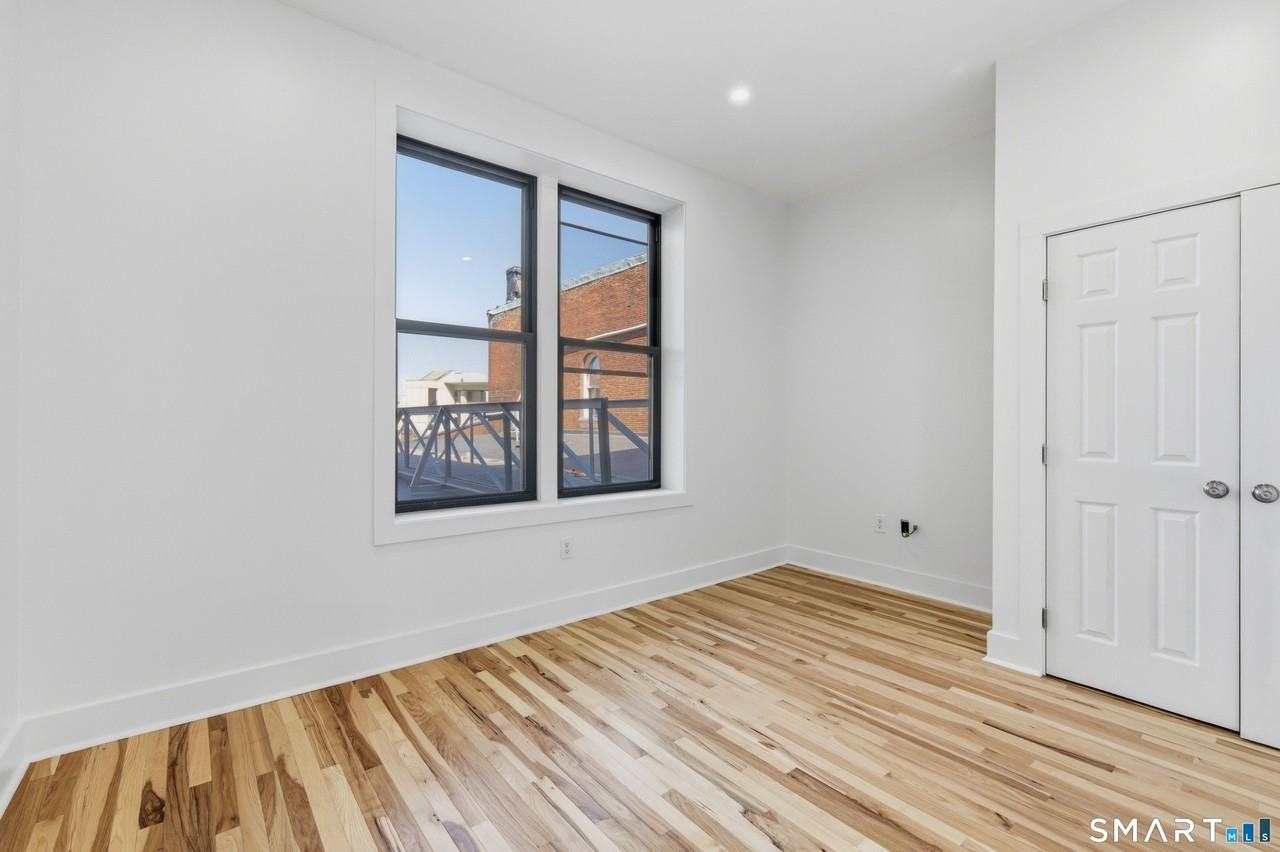 253 State St - Photo 4 of 13