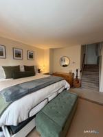 featured image of 101 Grove St Apt 17 #17