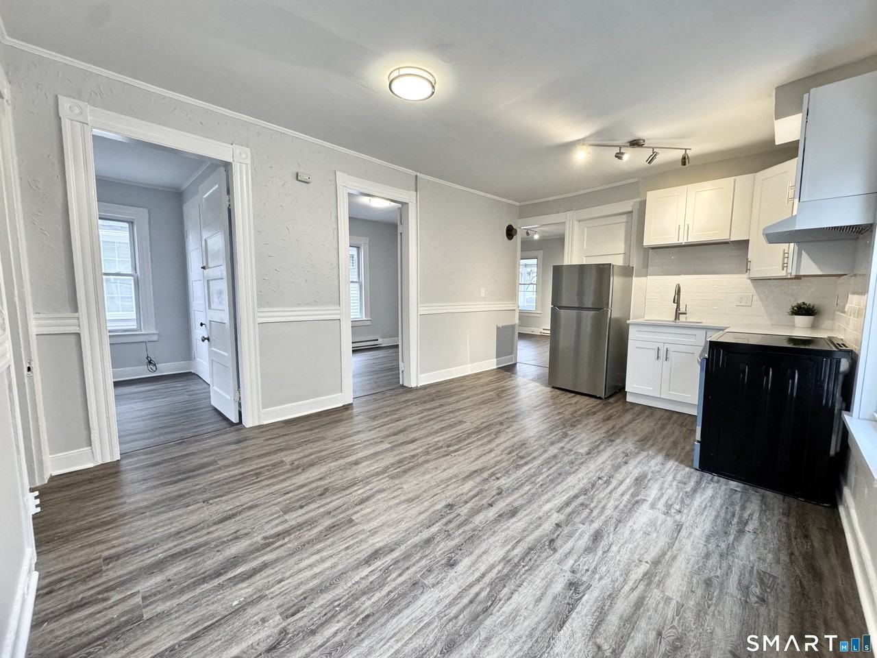 34 Hanford Ave #2 - Photo 2 of 20