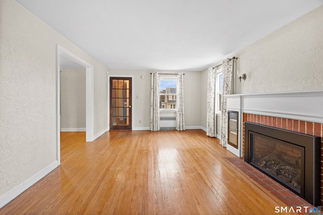 335 Commonwealth Ave - Photo 6 of 18