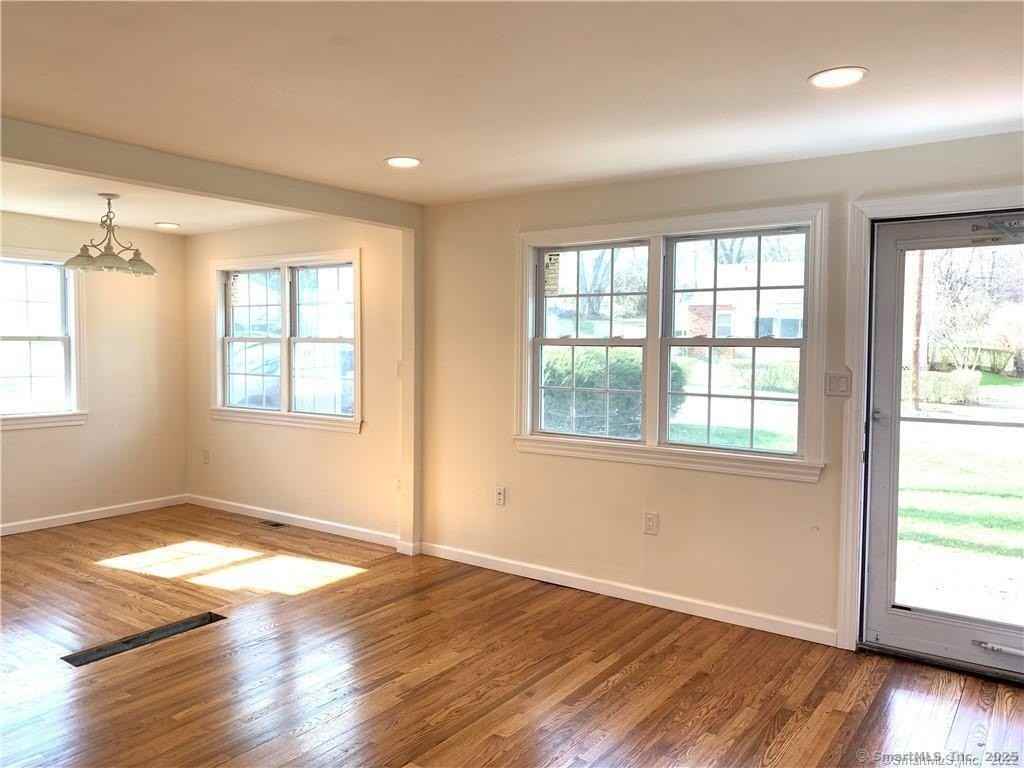 89 Cortland Cir - Photo 4 of 18