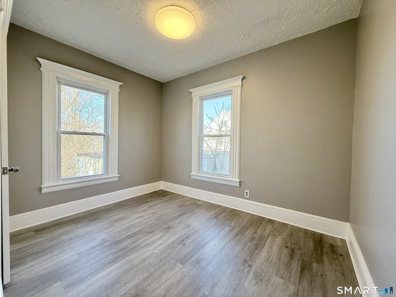 47 Berkshire Ave - Photo 7 of 9