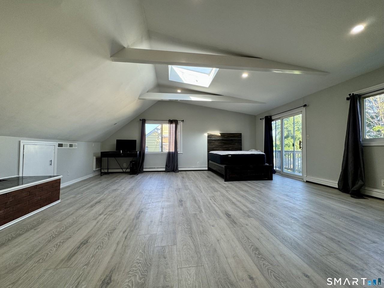 415 Savoy St - Photo 6 of 16