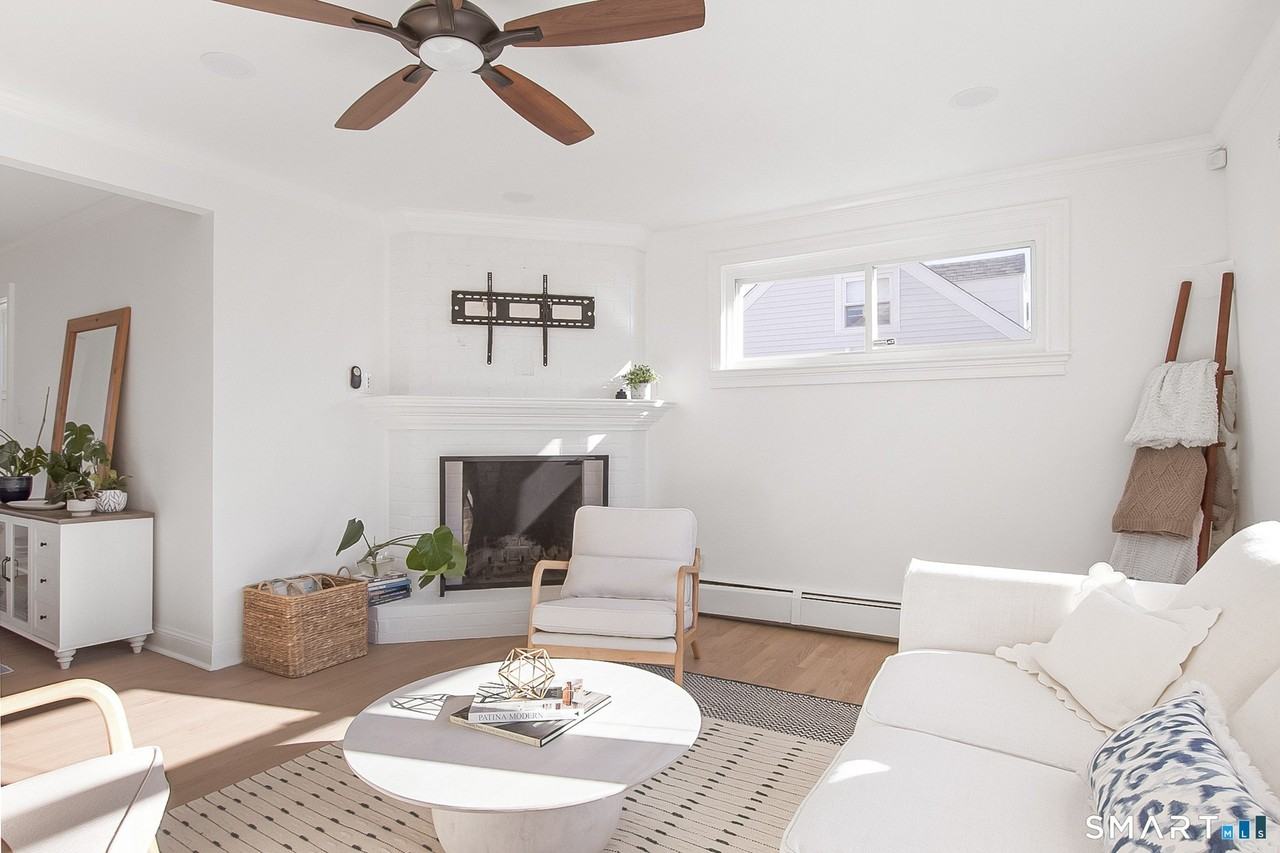 36 Middlebury St - Photo 4 of 29