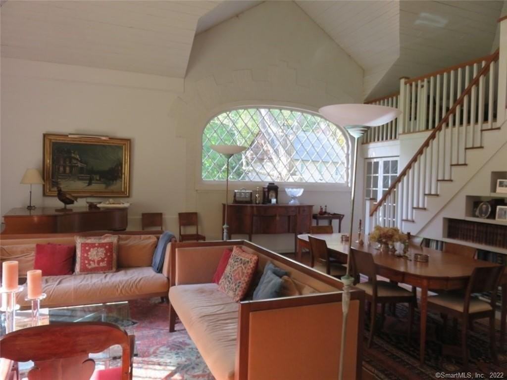 261 Taconic Rd - Photo 4 of 20