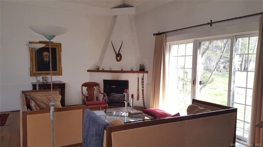 261 Taconic Rd - Photo 5 of 20