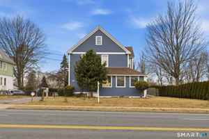 featured image of 44 E Cedar St