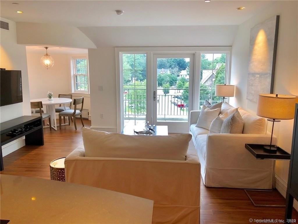 5 Church Ln Apt 410 #410 - Photo 3 of 30