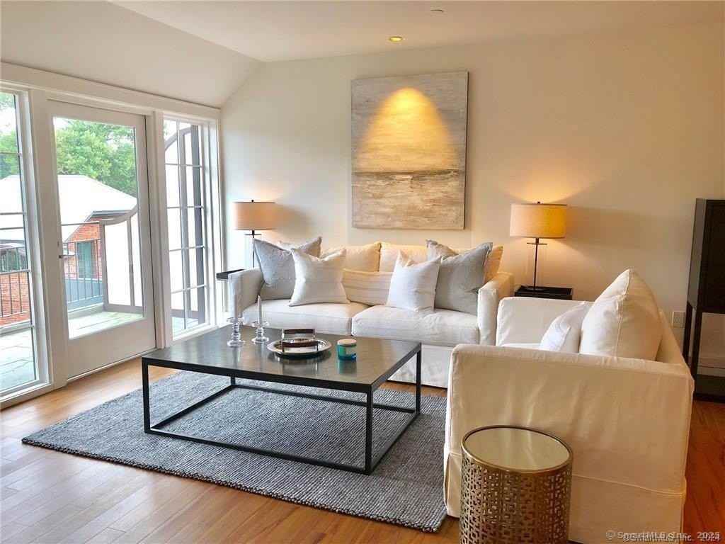 5 Church Ln Apt 410 #410 - Photo 7 of 30