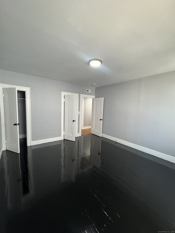 174 Goffe Ter Unit 3 #3 - Photo 5 of 8