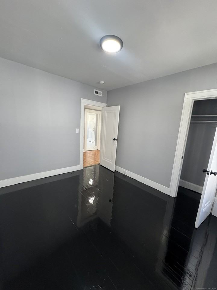 174 Goffe Ter Unit 3 #3 - Photo 6 of 8