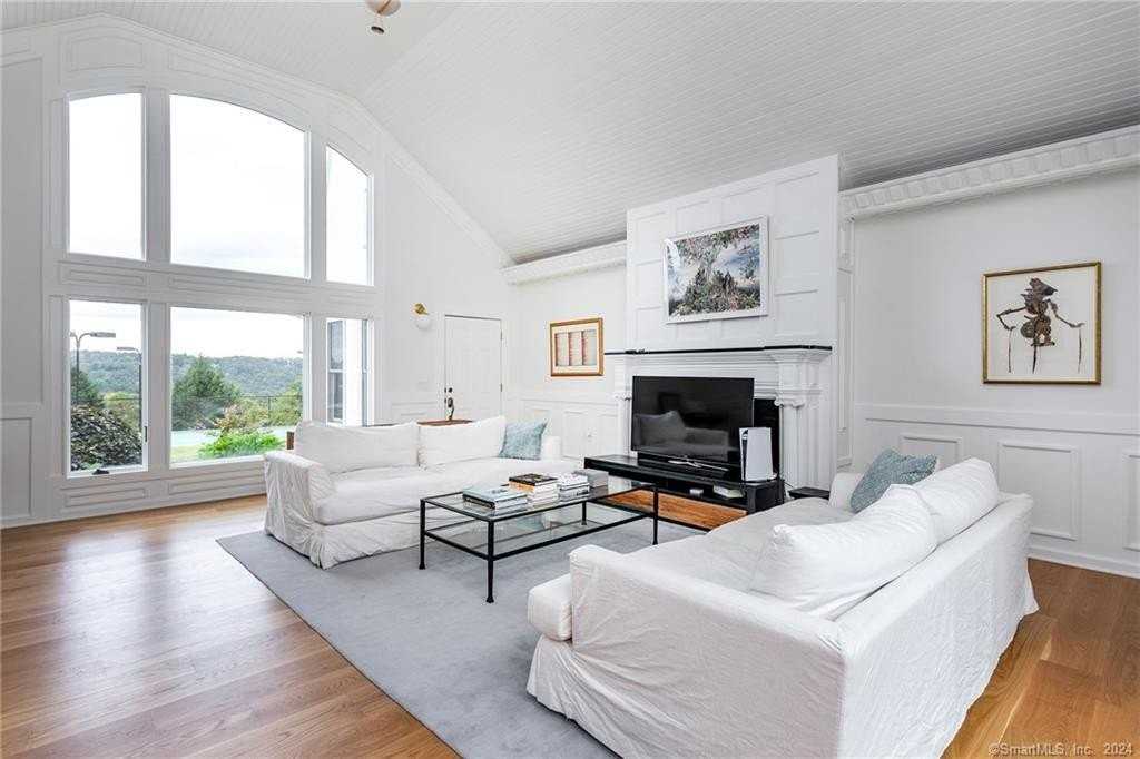 28 Leavenworth Rd - Photo 3 of 37