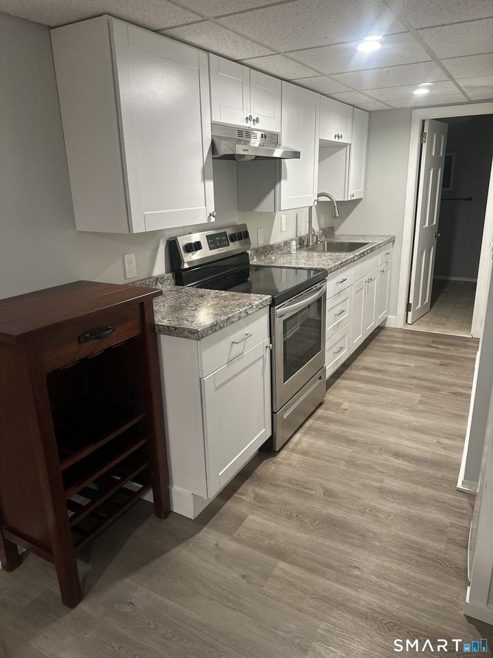 179 Longview Ave Unit B #B - Photo 3 of 10