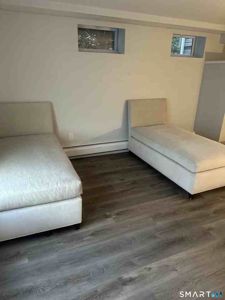 179 Longview Ave Unit B #B - Photo 4 of 10