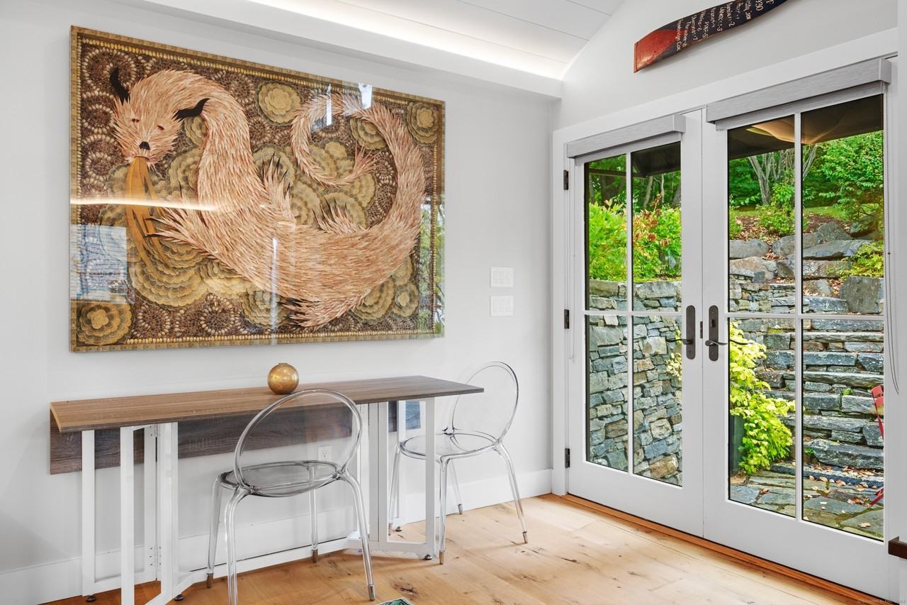 65 65 Landing Road unit: Studio - Photo 5 of 22