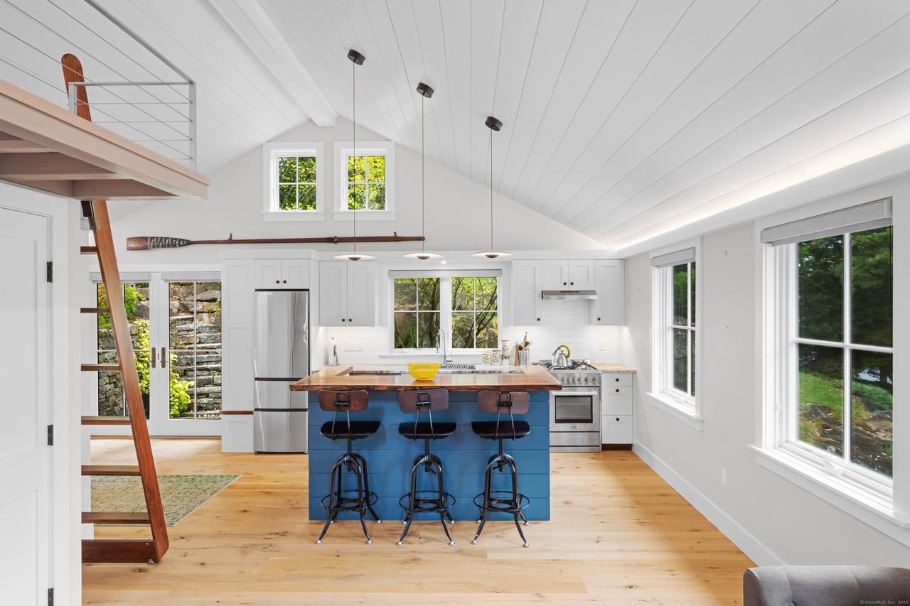 65 65 Landing Road unit: Studio - Photo 6 of 22