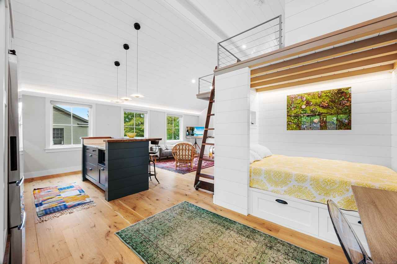 65 65 Landing Road unit: Studio - Photo 7 of 22