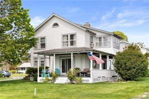 featured image of 147 Overshores W