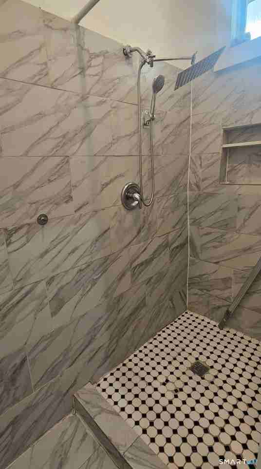 1495 Pembroke St Apt 1r #1R - Photo 2 of 6