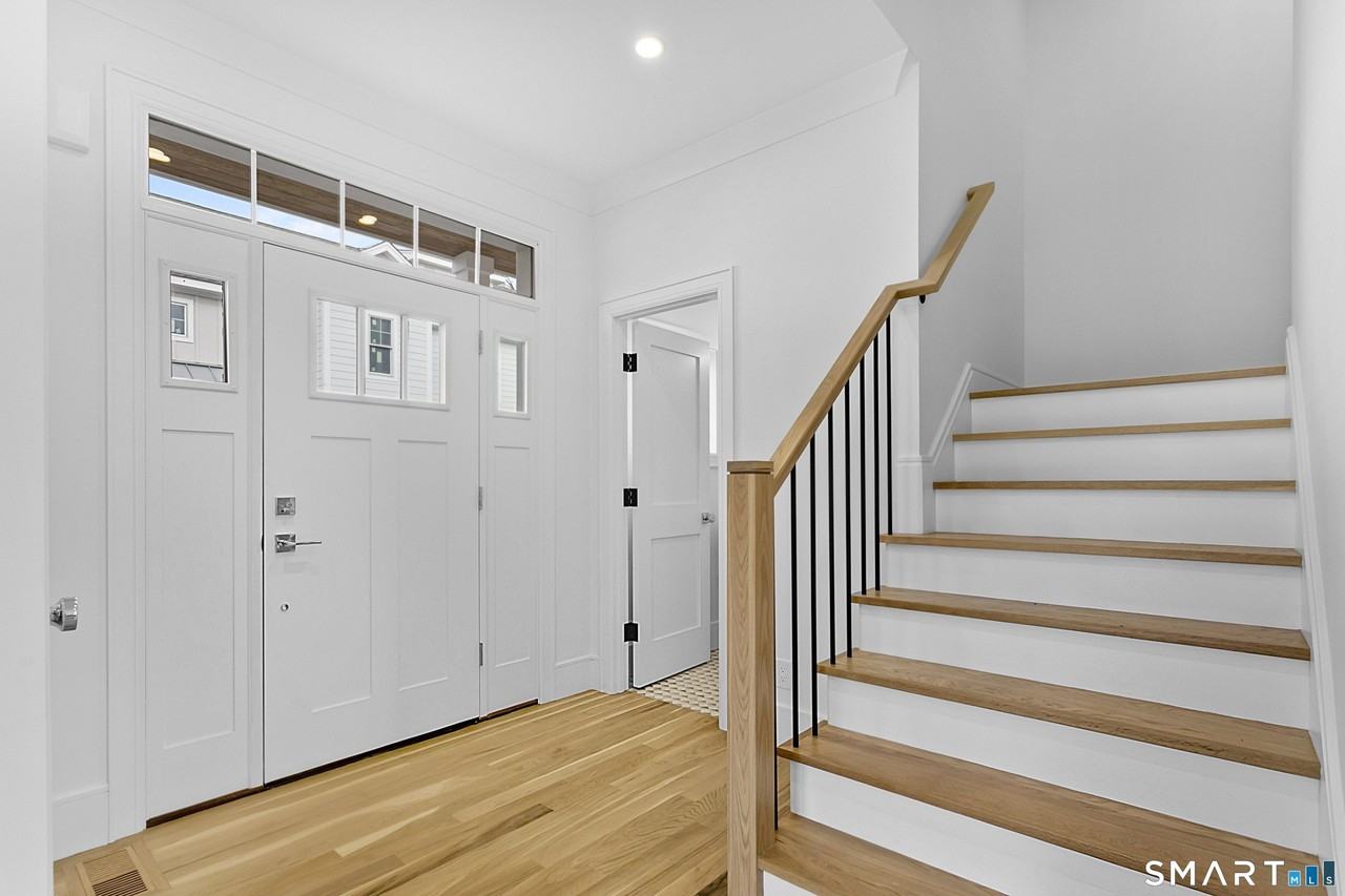 100 New England Ave - Photo 7 of 22